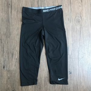 Nike pro combat capris